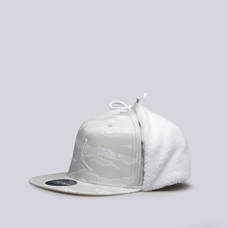  белая кепка Jordan Pro Shield AA5748-072 - цена, описание, фото 2